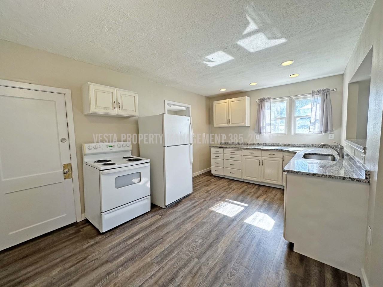 586 28th St. - Photo 3 of 13
