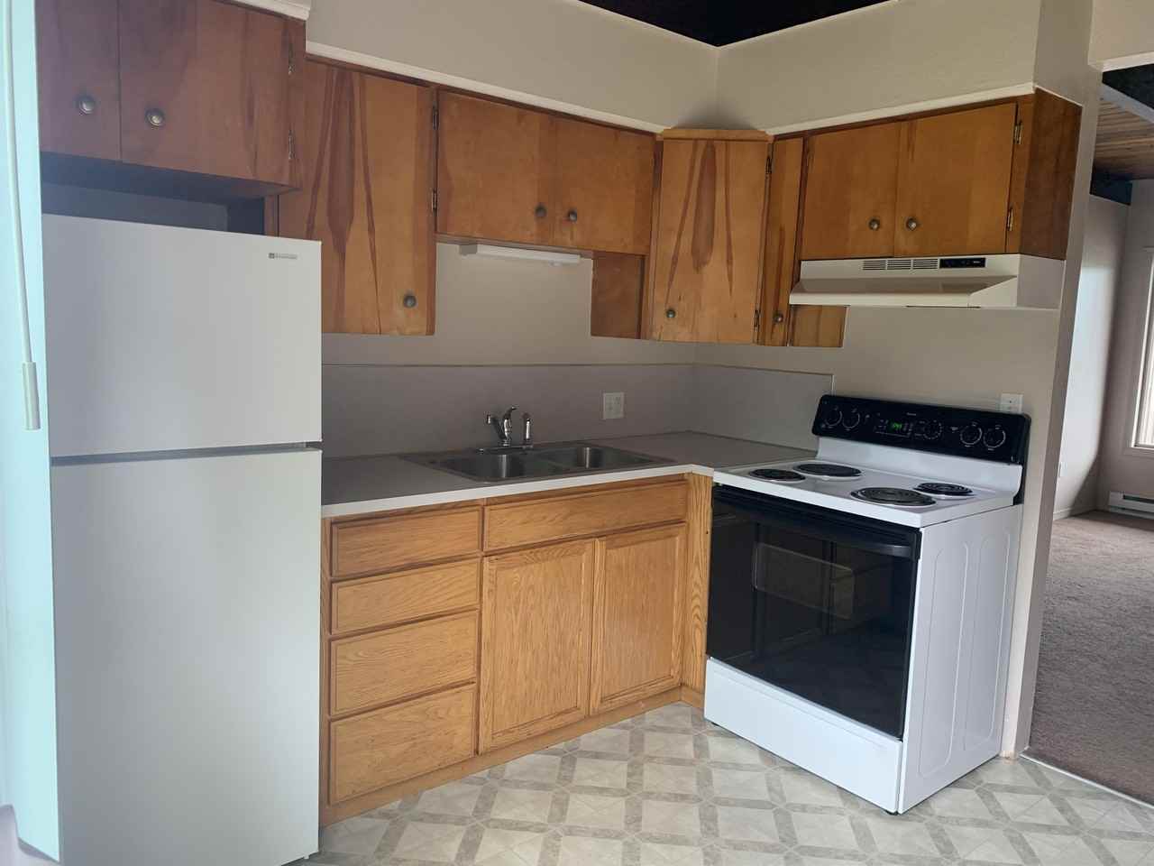 810 South Nehalem Street - Photo 3 of 12