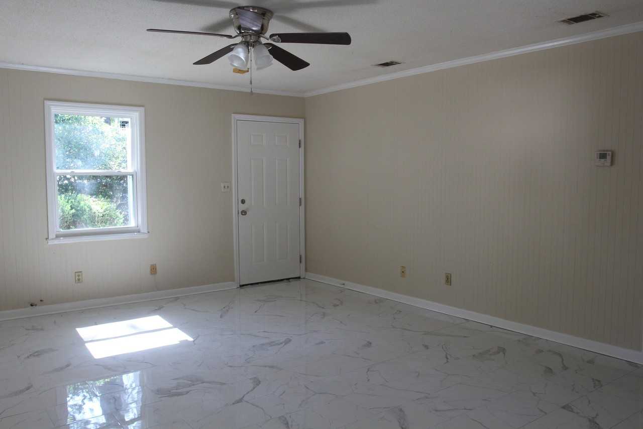 Beachview Drive 2510 - Photo 3 of 7