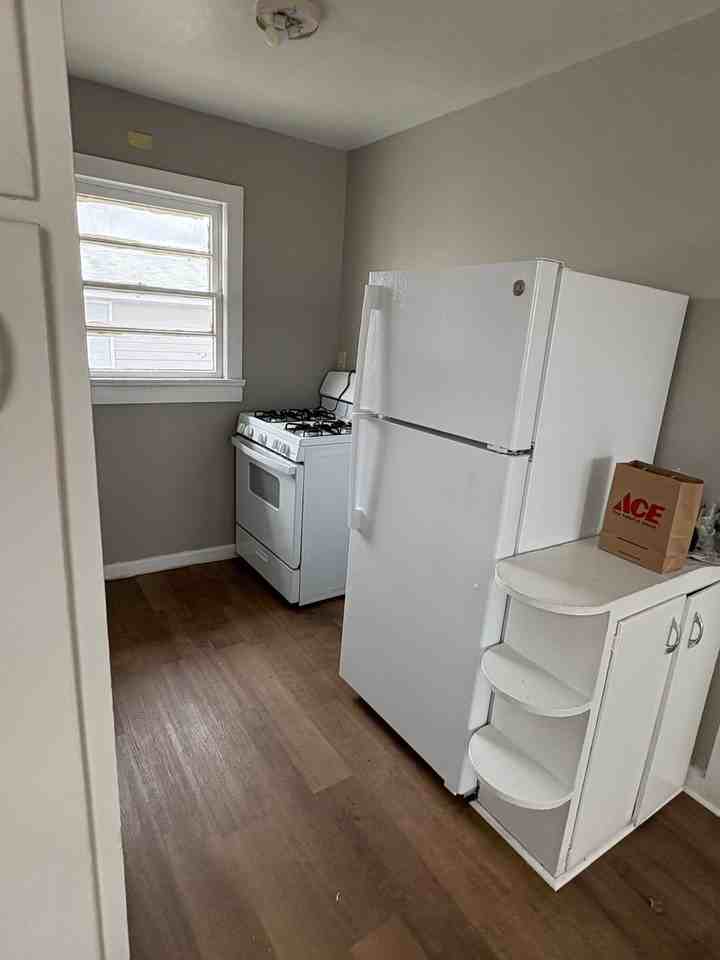 813 Weatherly Street - Photo 3 of 4