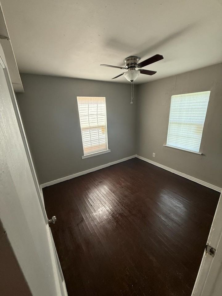 1414 Dunaway Street - Photo 4 of 5