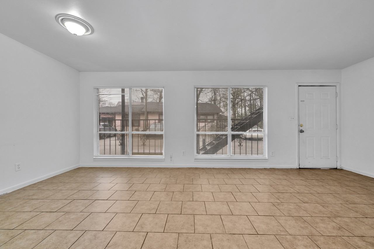 136 59th Street North - Photo 4 of 26