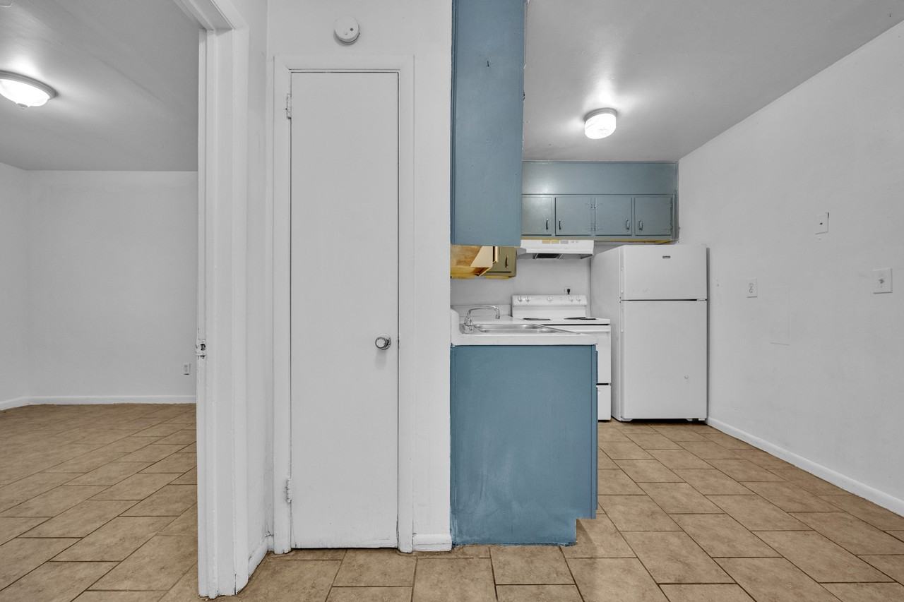 136 59th Street North - Photo 5 of 26
