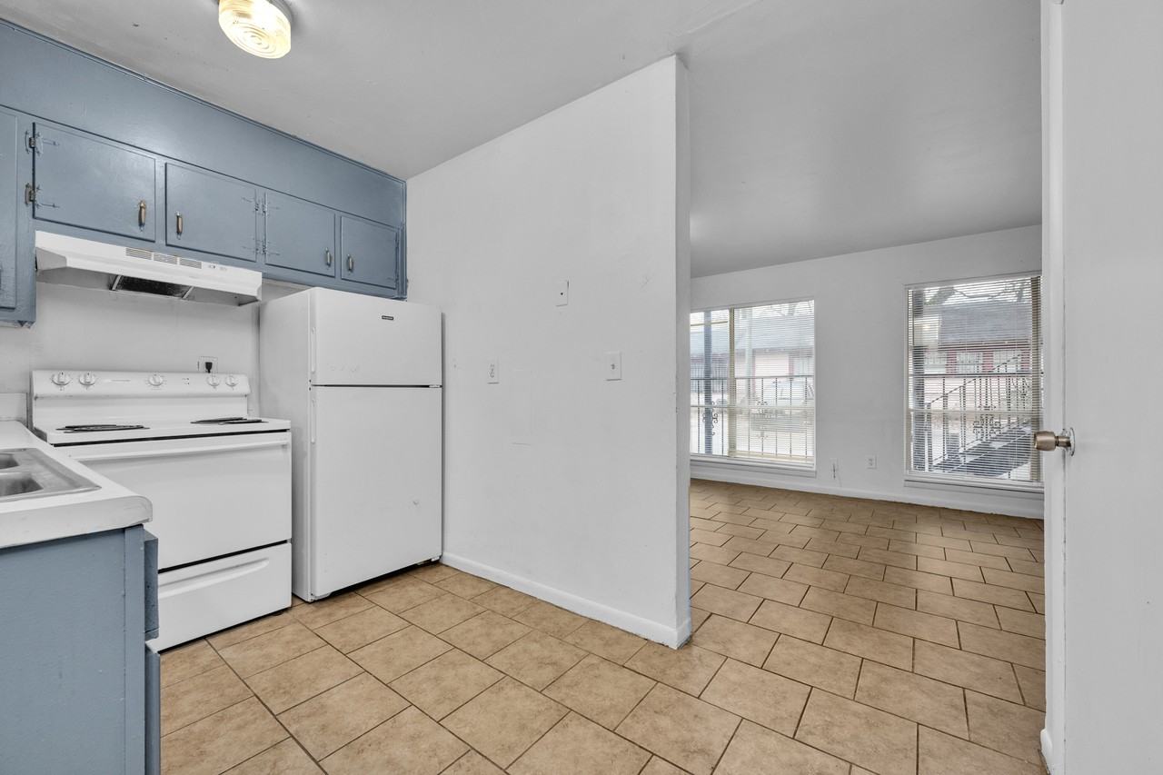 136 59th Street North - Photo 6 of 26