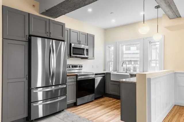 2 Hammond Street - Photo 5 of 18