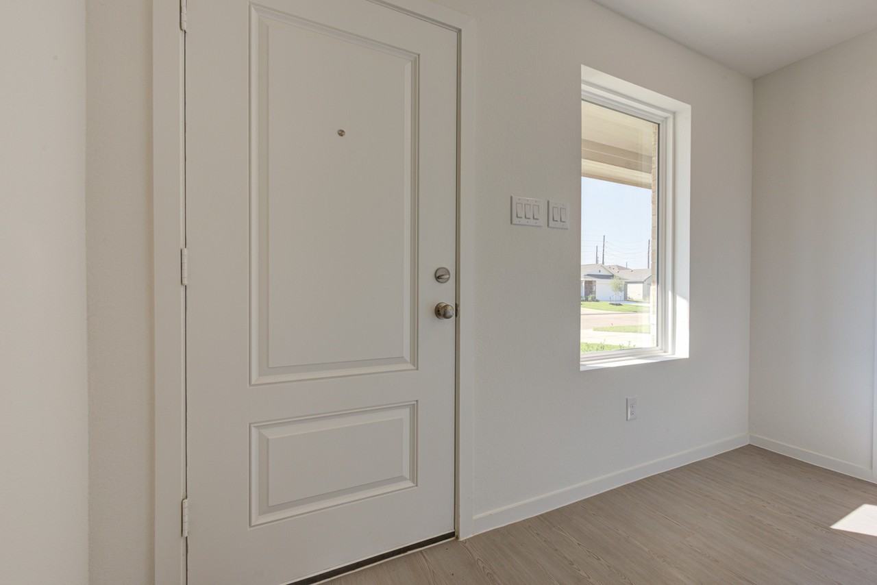 285 Douglas Hills Drive - Photo 3 of 42