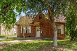 featured image of 329 Clifford St