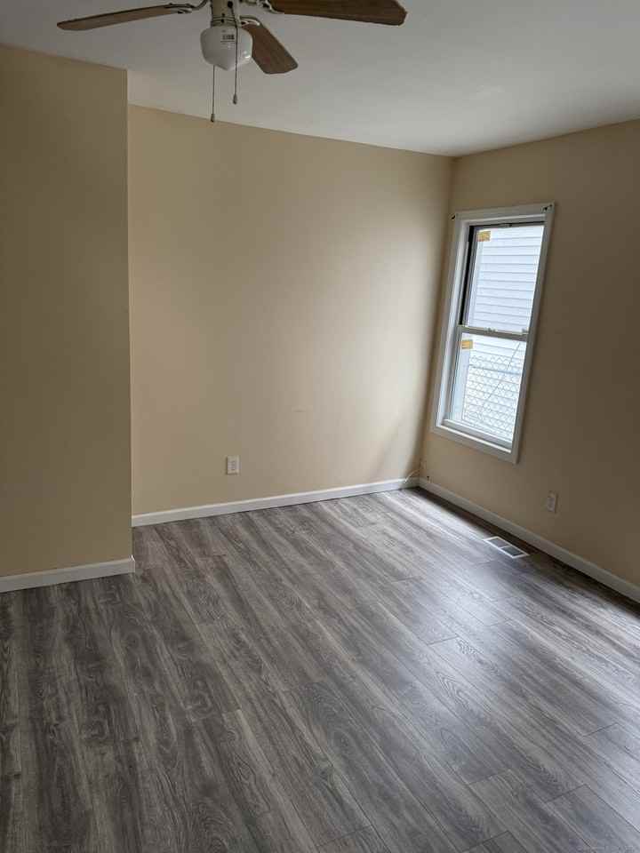 49 Sedgewick St - Photo 6 of 11