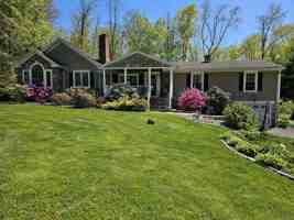 featured image of 27 Wilson Dr