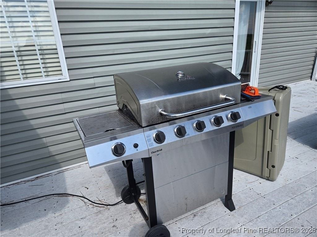 692 Cedar Pt - Photo 6 of 46