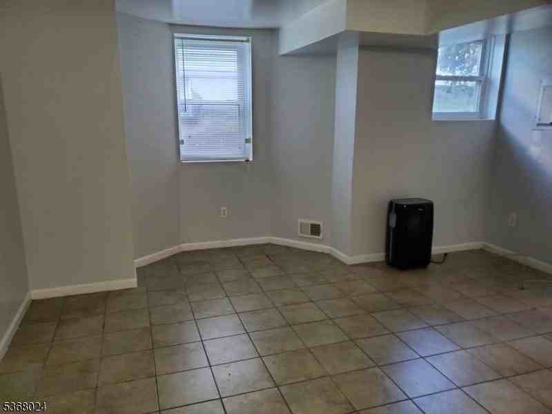 81 Western Avenue - Photo 6 of 15