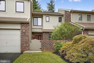 4 Stirling Ct - Photo 1 of 1