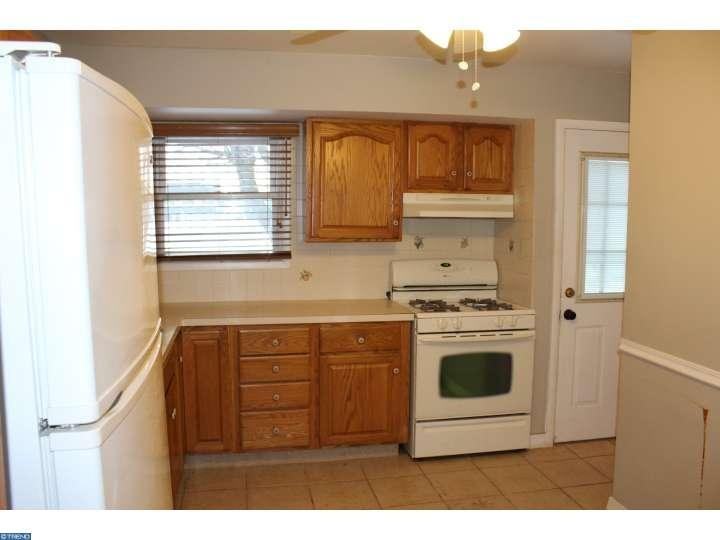 29 Surrey Dr - Photo 3 of 16