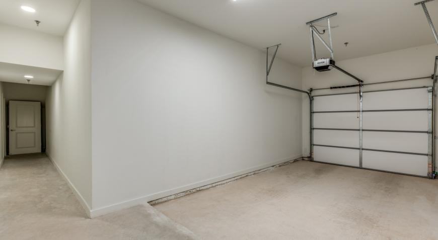 2900 Northeast Inner Loop - Photo 2 of 10