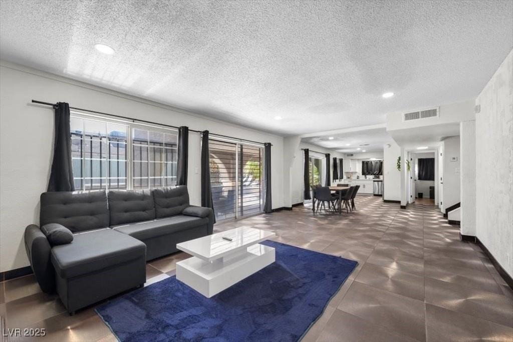 2571 Vegas Valley Dr - Photo 4 of 50