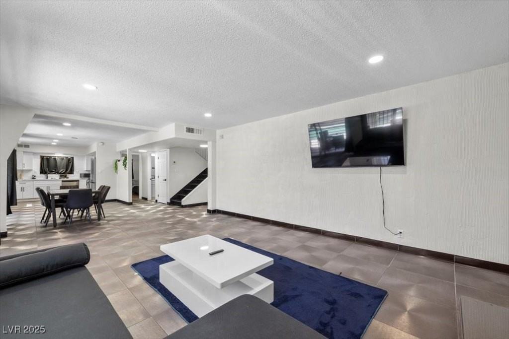 2571 Vegas Valley Dr - Photo 7 of 50