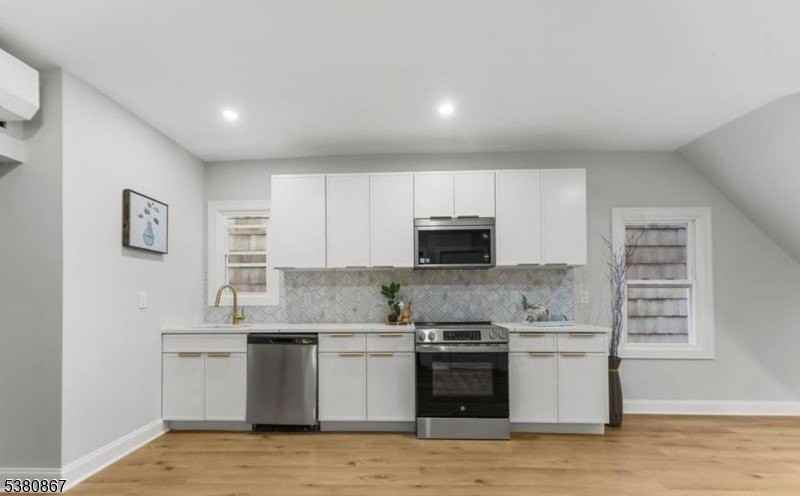 321 William St #1 - Photo 4 of 15