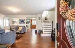 featured image of 372 W Hazelwood Ave