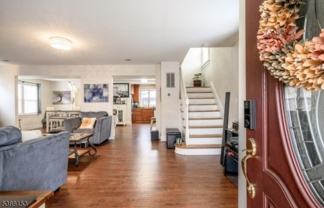 372 W Hazelwood Ave - Photo 1 of 1