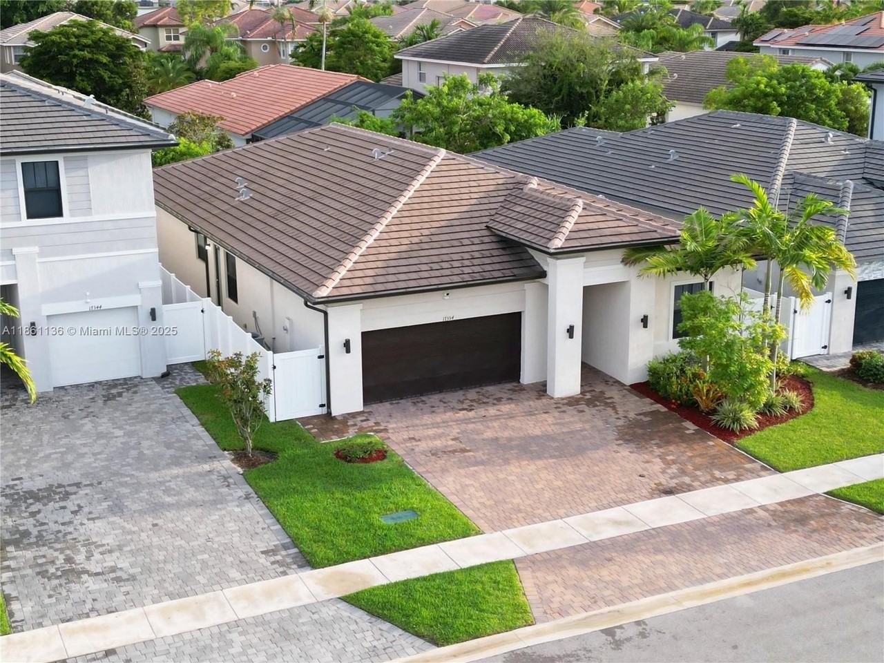 17354 Southwest 46th Street - Photo 2 of 19