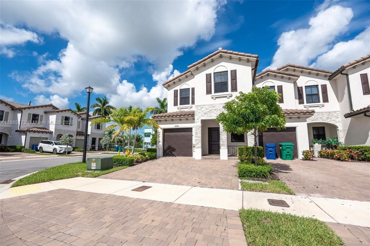 24720 Sw 119th Pl #24720 - Photo 2 of 30