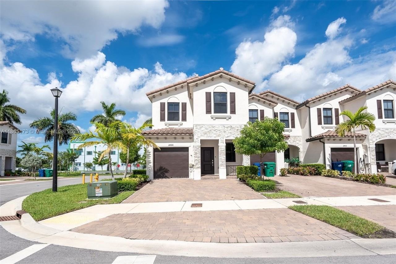 24720 Sw 119th Pl #24720 - Photo 3 of 30