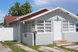 2385 Sw 15th St #E - Photo 1 of 1
