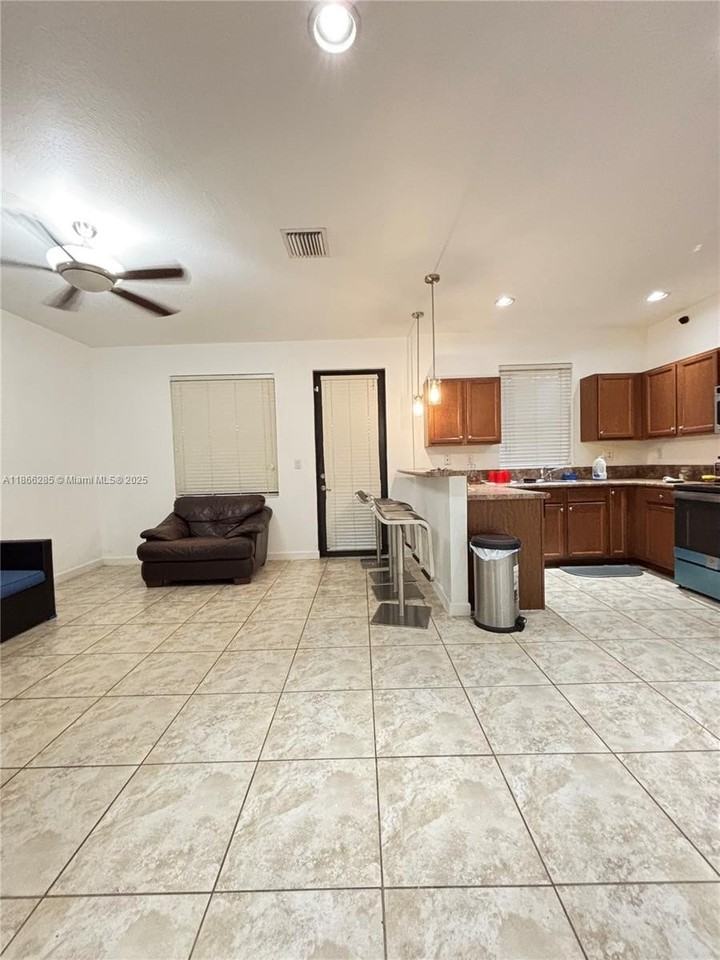 17443 Sw 153rd Path #17443 - Photo 3 of 10