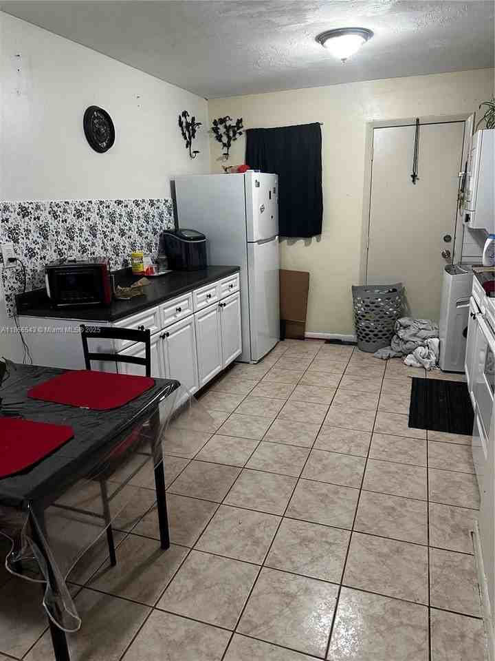 2742 Nw 49th St #2746 - Photo 2 of 5