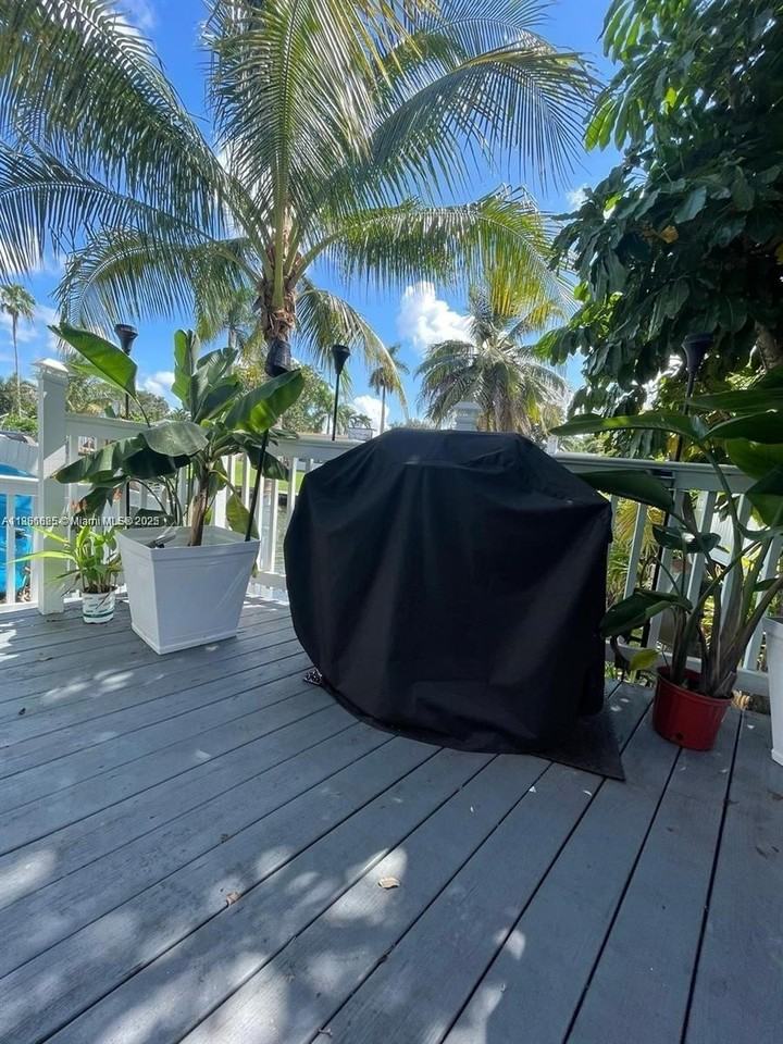 5880 Sw 15th St #1 - Photo 3 of 12