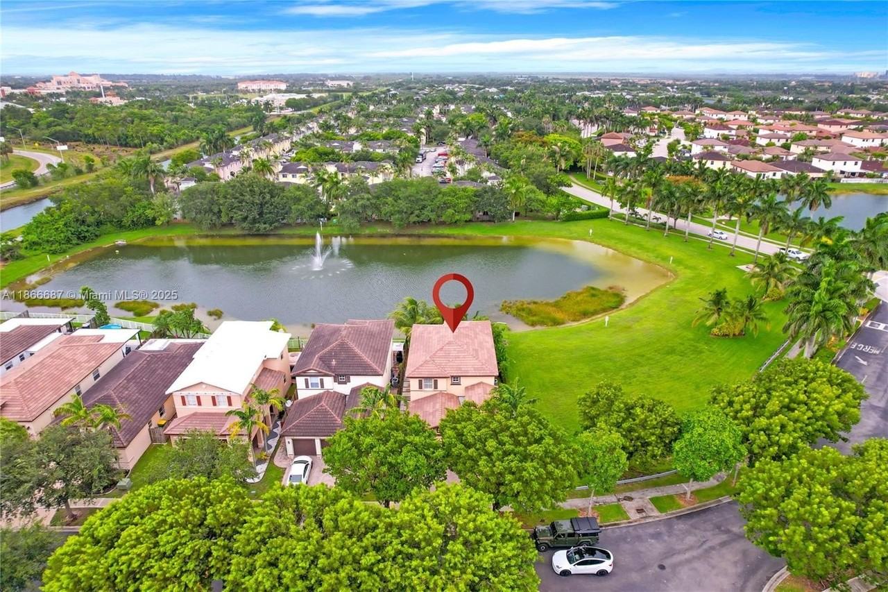 363 Ne 25th Ter #363 - Photo 5 of 50