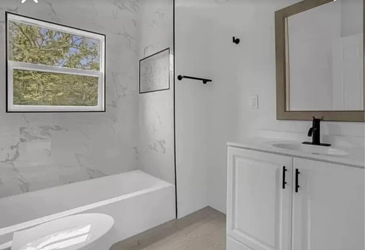 Lynbrook Dr - Photo 3 of 4