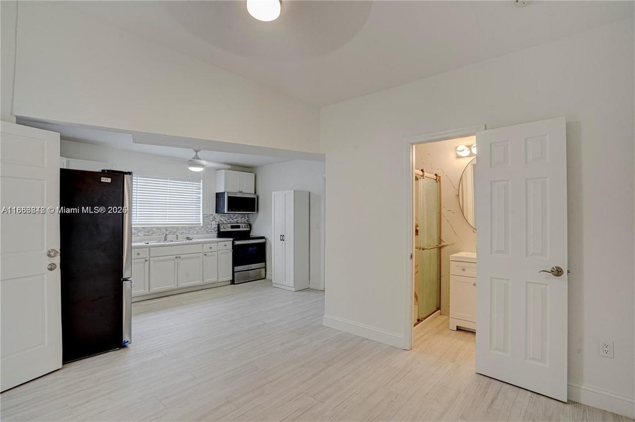 7091 Taft St #1 - Photo 6 of 13