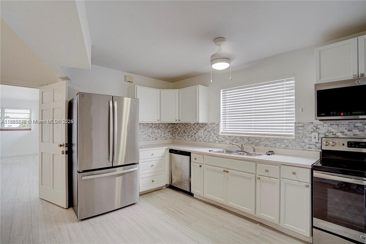 7091 Taft St #1 - Photo 7 of 13