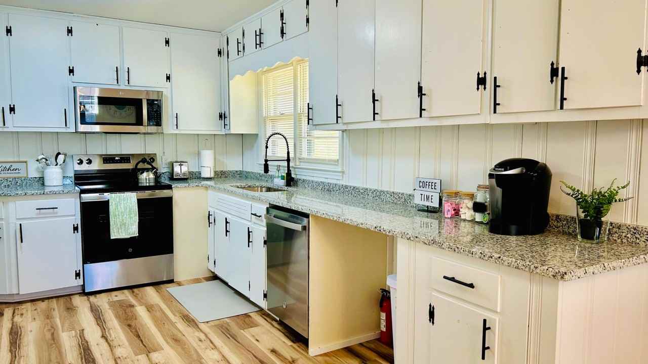 Woodcrest Dr - Photo 3 of 5