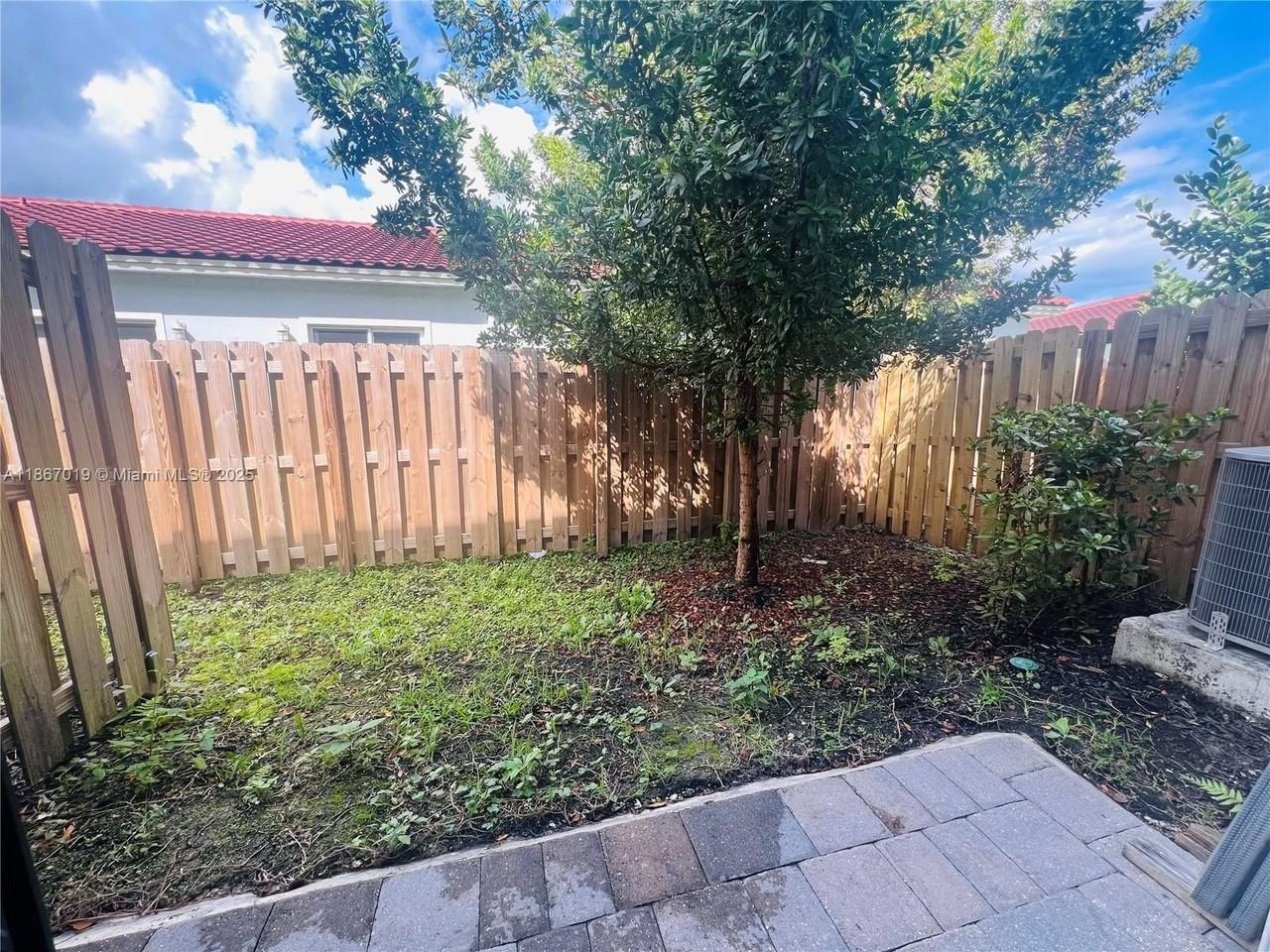 413 Ne 1st Dr #413 - Photo 7 of 20