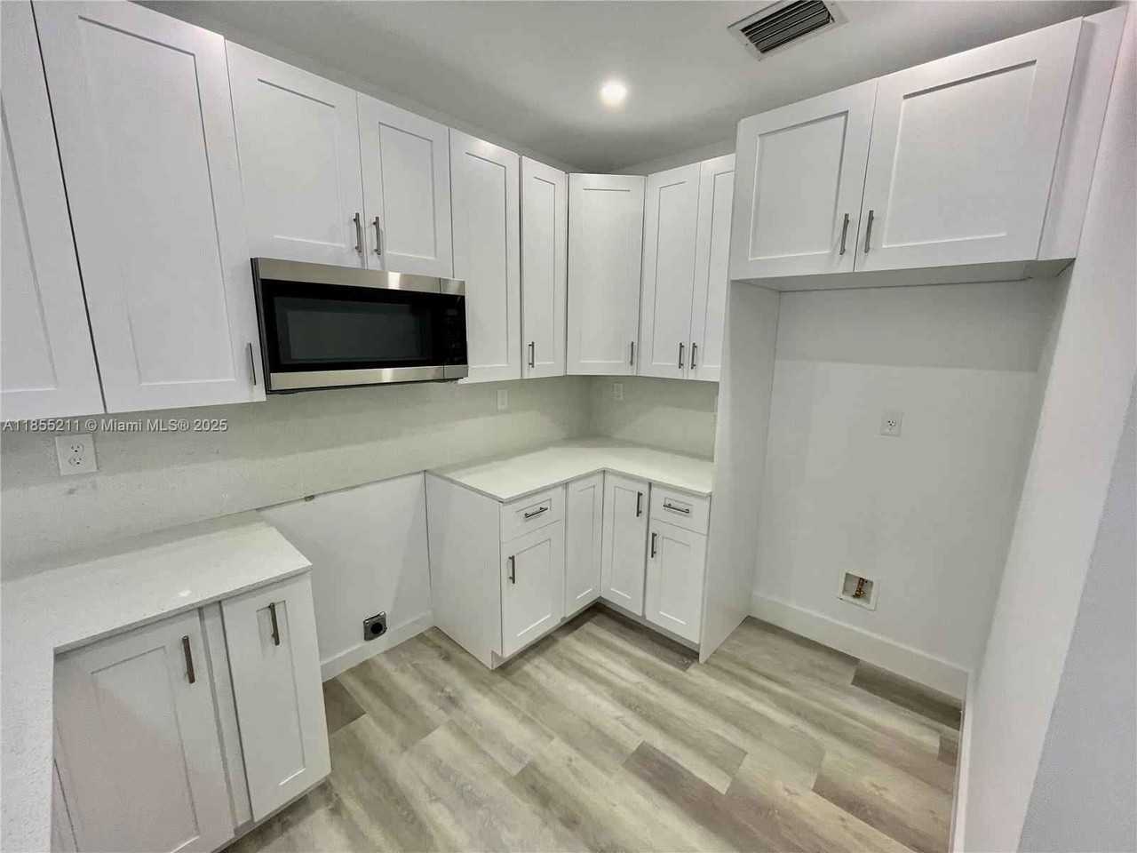 Nw 102nd St - Photo 2 of 8