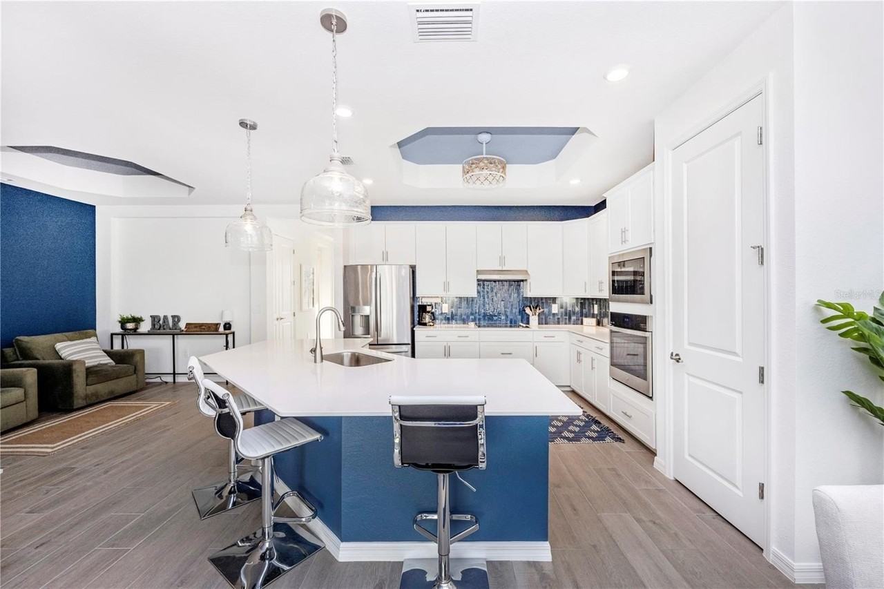 17697 Santorini Ct - Photo 7 of 50