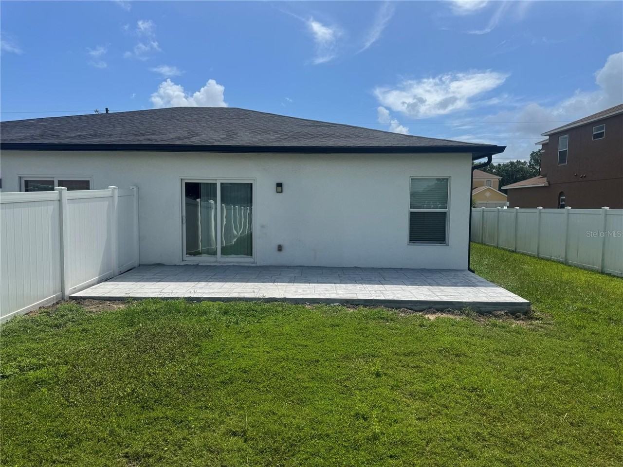 416 Bedlington Ct - Photo 4 of 11