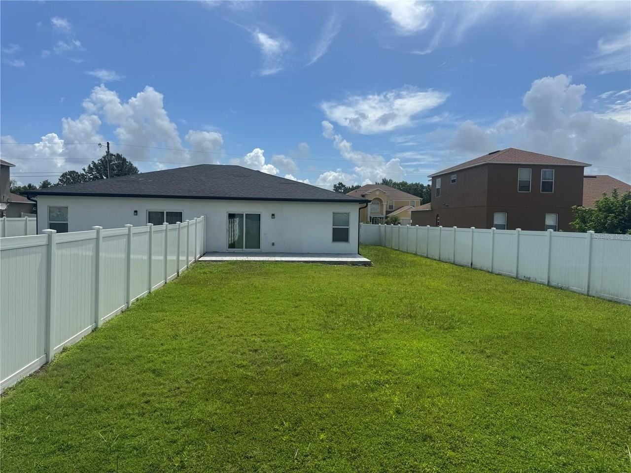 416 Bedlington Ct - Photo 5 of 11