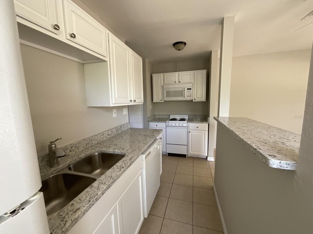 2218 S Park Ave - Photo 3 of 7