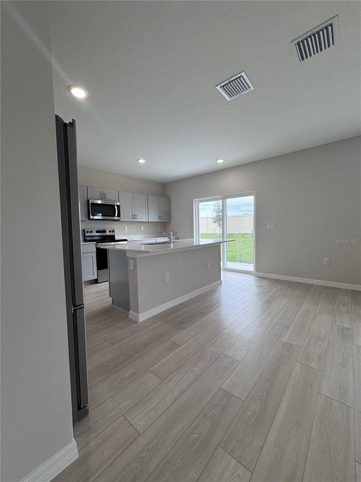 4039 GARDENIA AVENUE - Photo 5 of 29