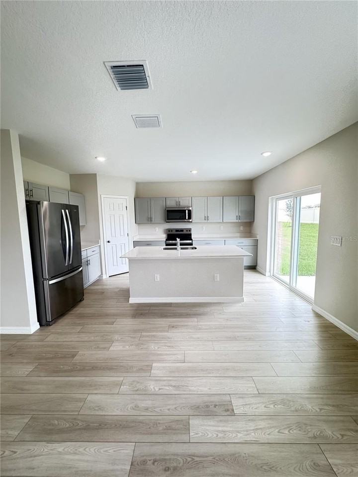 4039 GARDENIA AVENUE - Photo 6 of 29