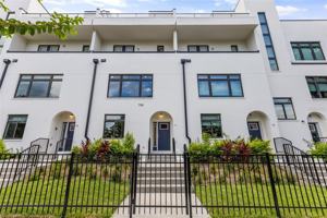 featured image of 218 Park Lake St #8