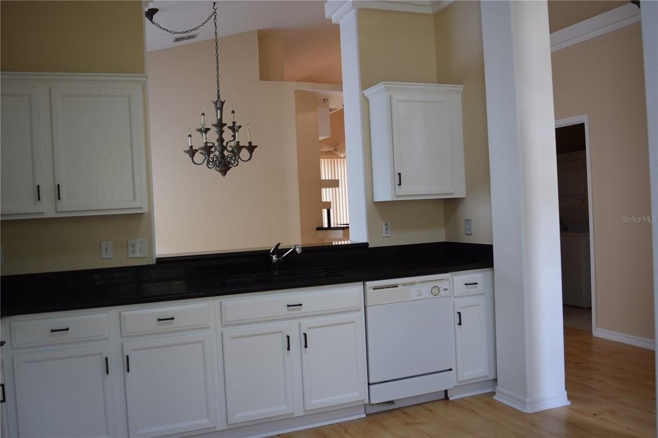 1714 Fox Glen Court - Photo 5 of 16