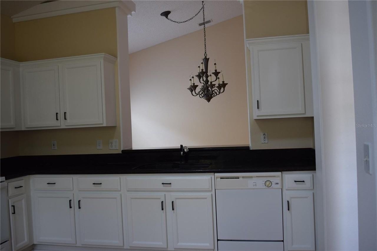 1714 Fox Glen Court - Photo 6 of 16