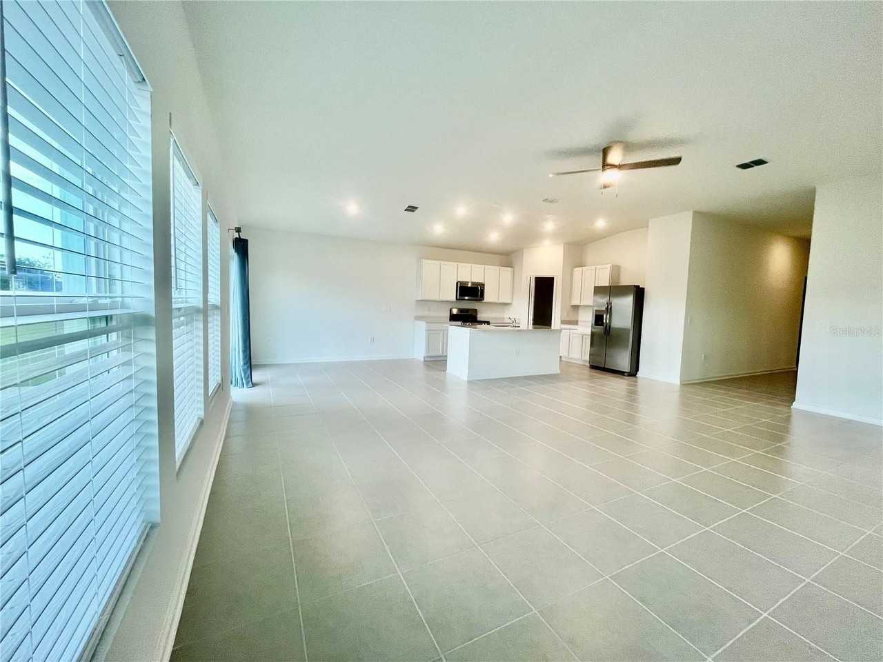 4700 Golden Knight Blvd - Photo 5 of 25