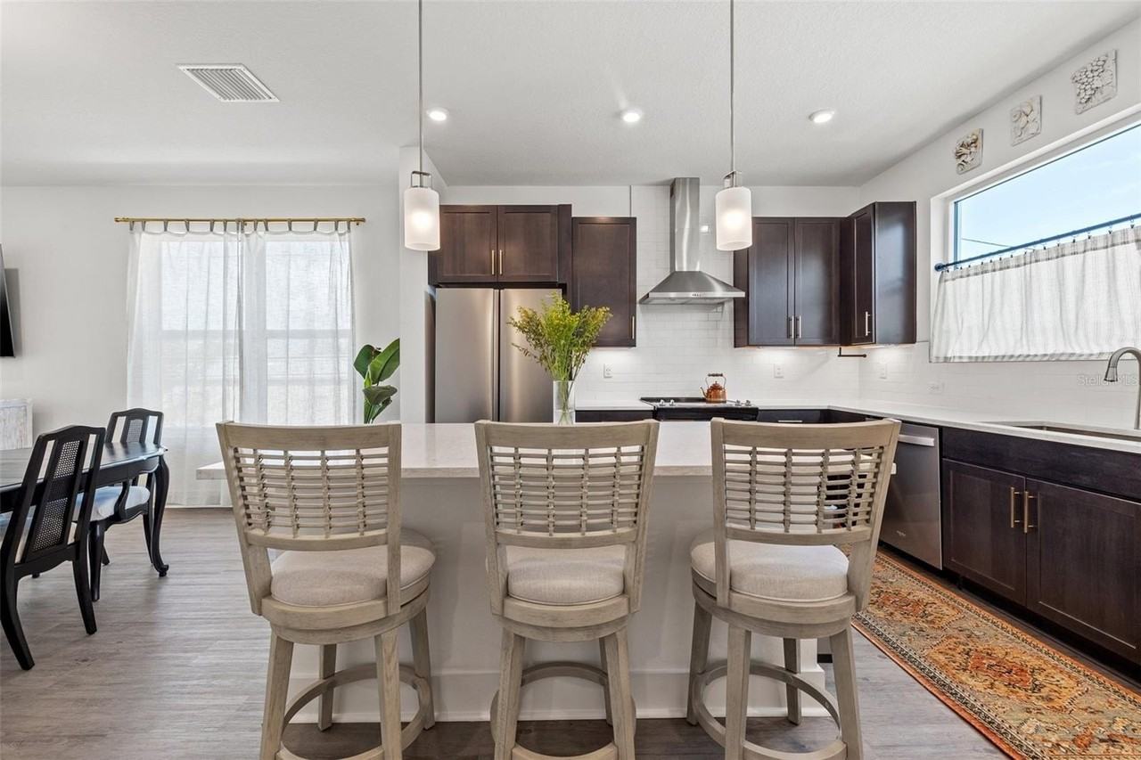 320 15th St N - Photo 7 of 38