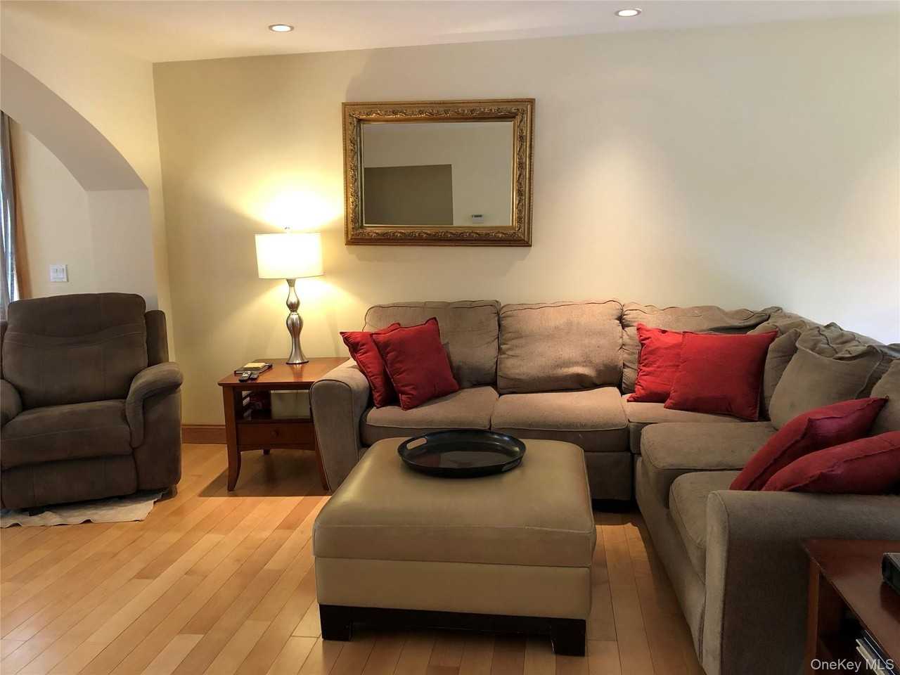 7 Louis Ln - Photo 5 of 32