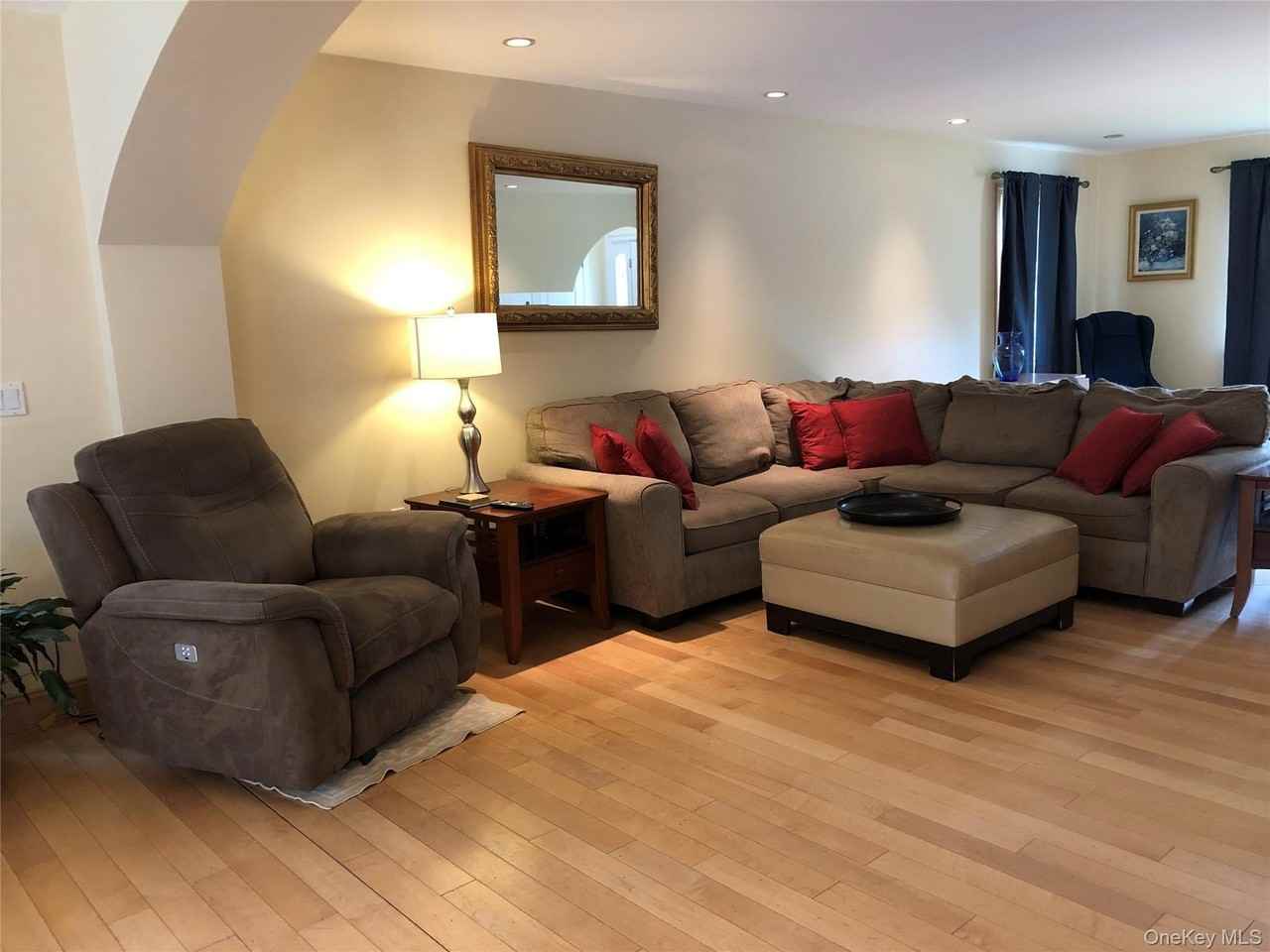 7 Louis Ln - Photo 6 of 32